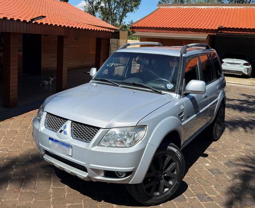 MITSUBISHI PAJERO TR4 2.0 4X4 16V 140CV FLEX 4P AUTOMÁTICO MITSUBISHI PAJERO TR4 2.0 4X4 16V 140CV FLEX 4P AUTOMÁTICO